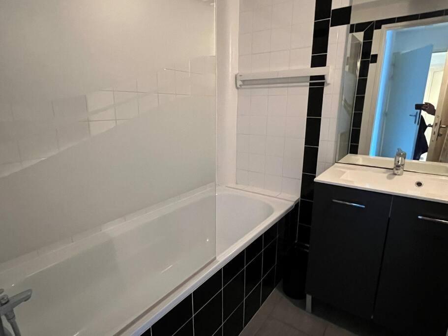 Ferienwohnung Dubb Yourhosthelper Caen Exterior foto